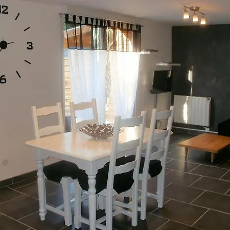 De La Buse, Secteur Calme,2 Chambres, Netflix Апартаменты Седан